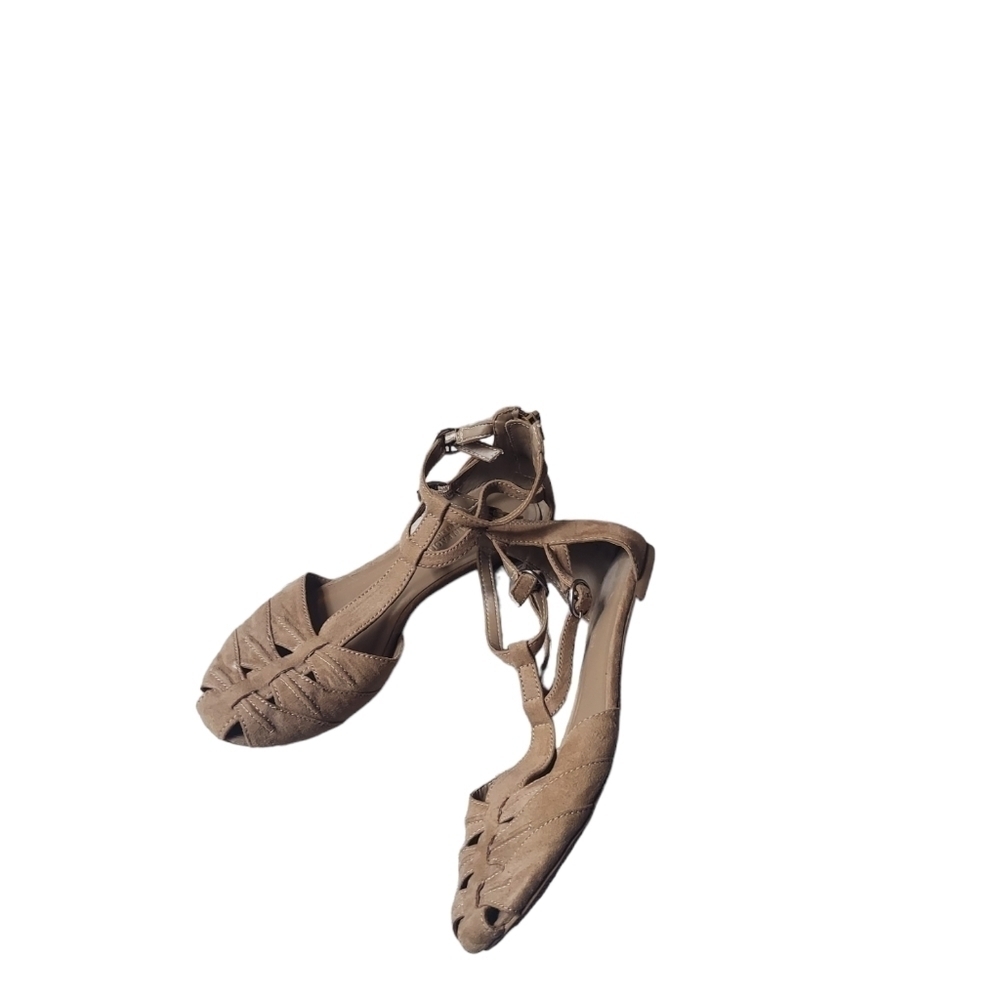 7 American‎ Eagle tan shoe